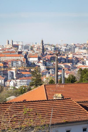 Com conforto próximo das caves do Porto